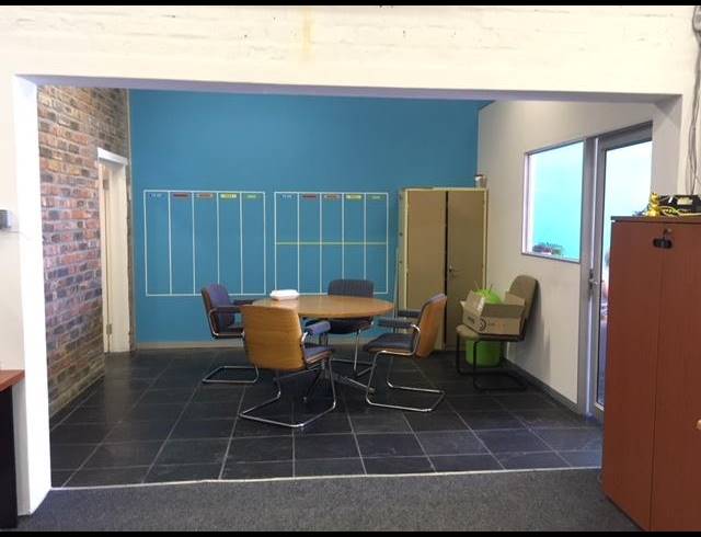 150M² OFFICE RENTED IN WESTLAKE
